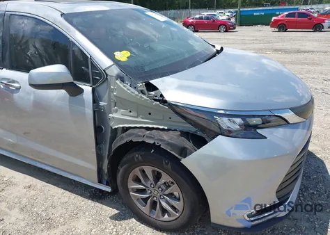 2024 Toyota Sienna Xle z USA, uszkodzony, nr VIN 5TDYRKEC3RS189941